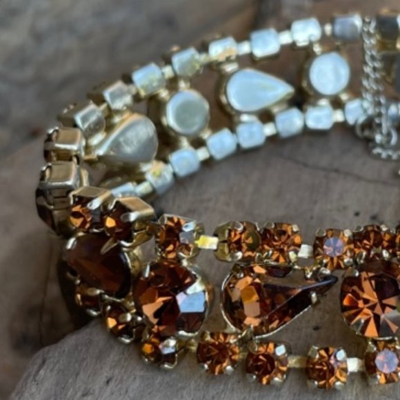 Vintage Amber Rhinestone Bracelet in a Goldtone Setting - Picture 2 of 14